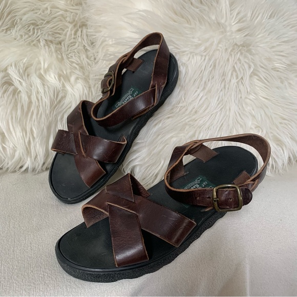 Vintage Roots Woven Brown Leather Buckle Sandals - Picture 11 of 13
